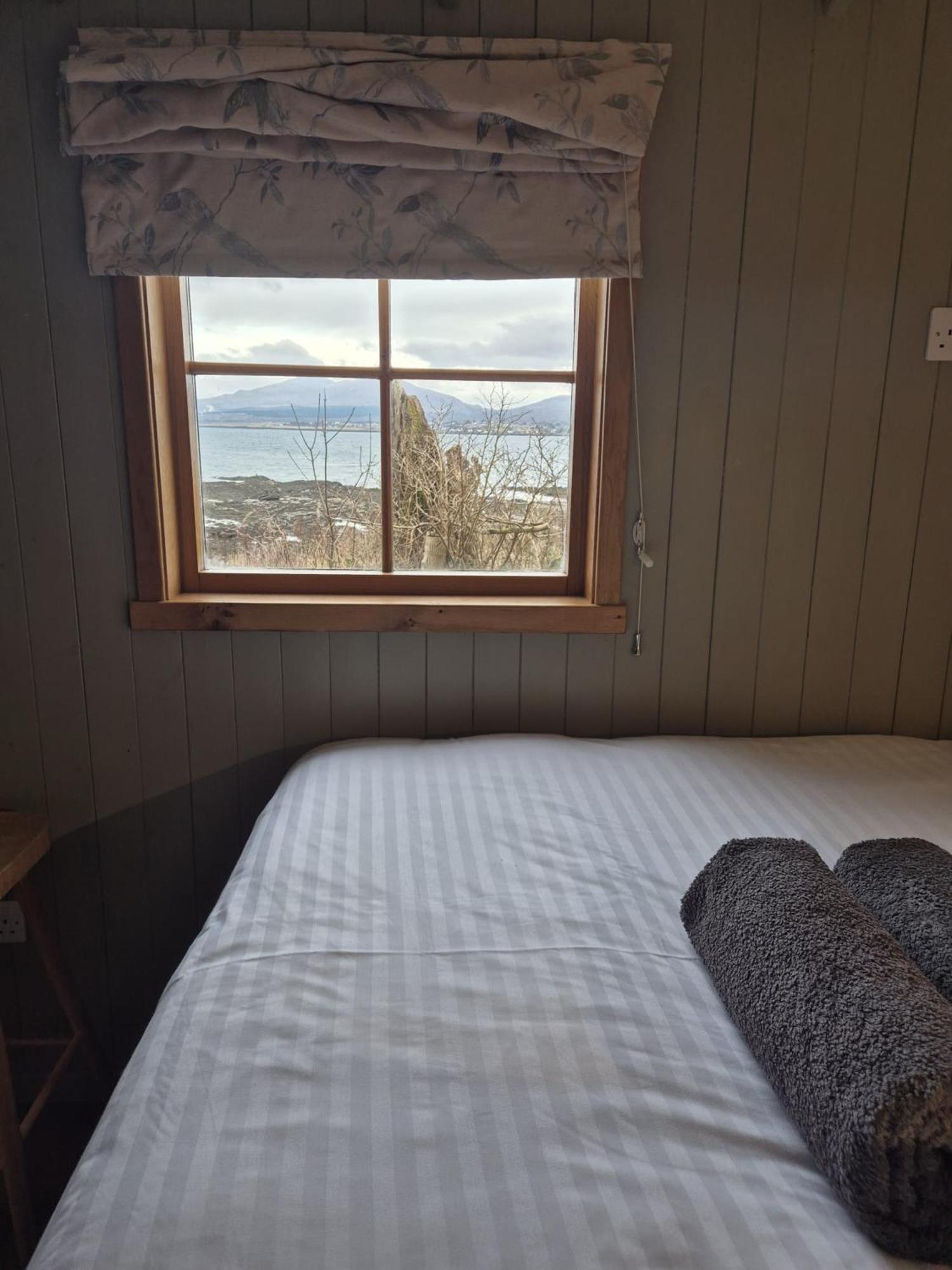 Corry Lodge Estate - Sheperds Huts Or Container Stays With Sea View Broadford (Isle of Skye) Luaran gambar
