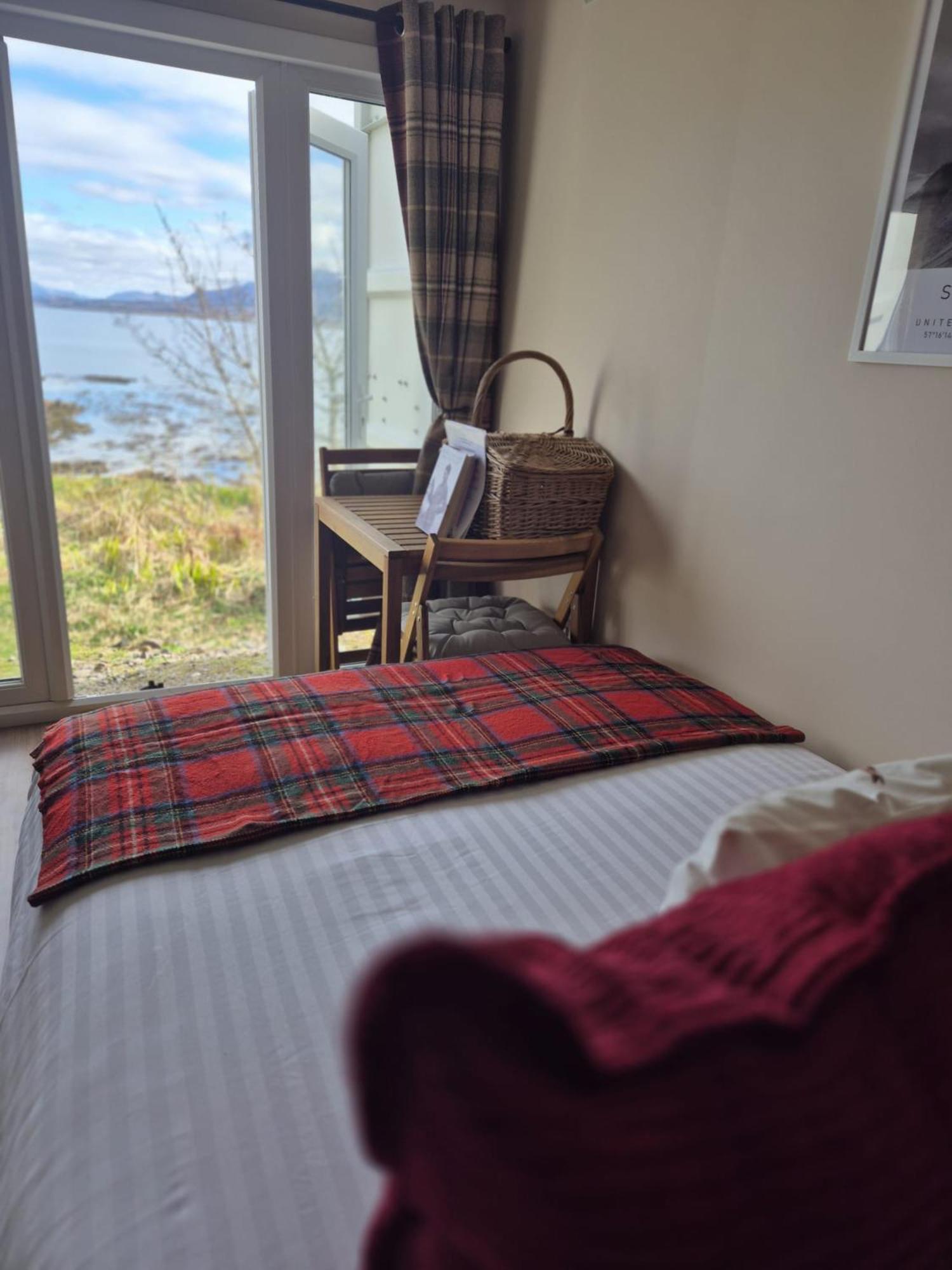 Corry Lodge Estate - Sheperds Huts Or Container Stays With Sea View Broadford (Isle of Skye) Luaran gambar